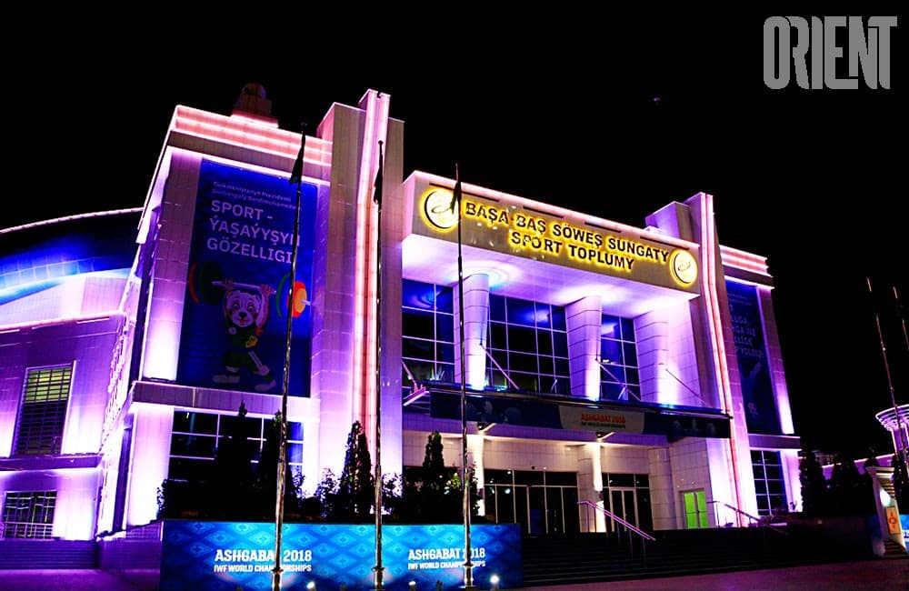 sostoyalas-ceremoniya-peredachi-flaga