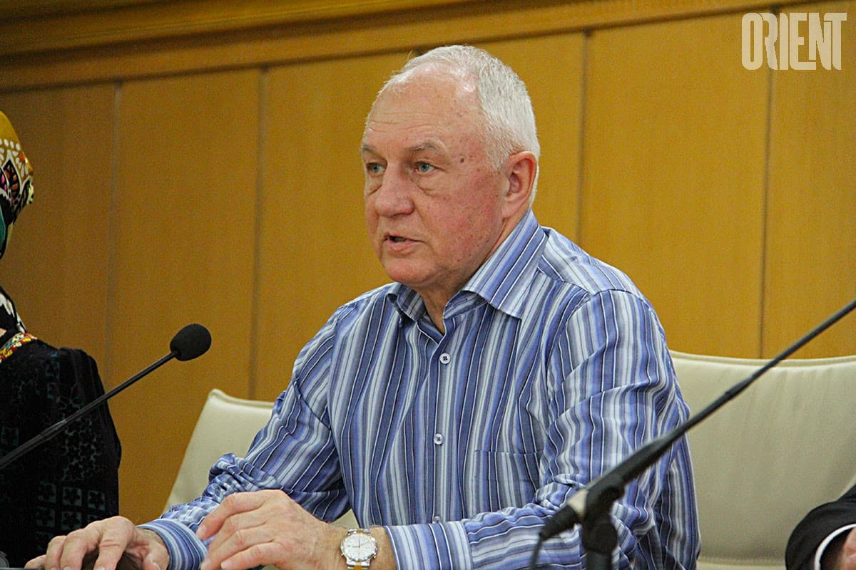 Известный российский тренер провел семинар для юных туркменских фигуристов