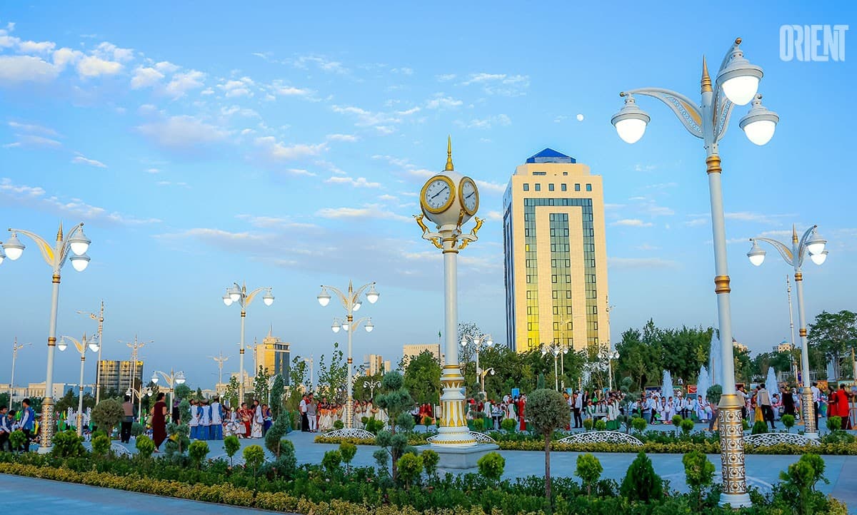 ПРИТЯЖЕНИЕ   ГОРОДА:  Ашхабад, ашхабадцы и гости столицы