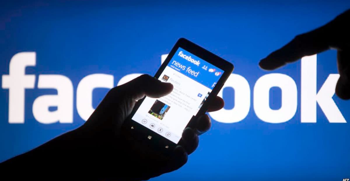 В мире: в Голливуде снимут фильм о COVID-19, а Facebook меняет правила размещения публикаций