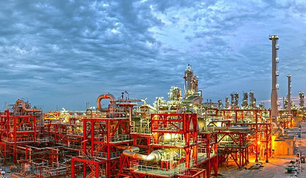 Иранские исследователи произвели бензин и продукты нефтехимии новым недорогим методом