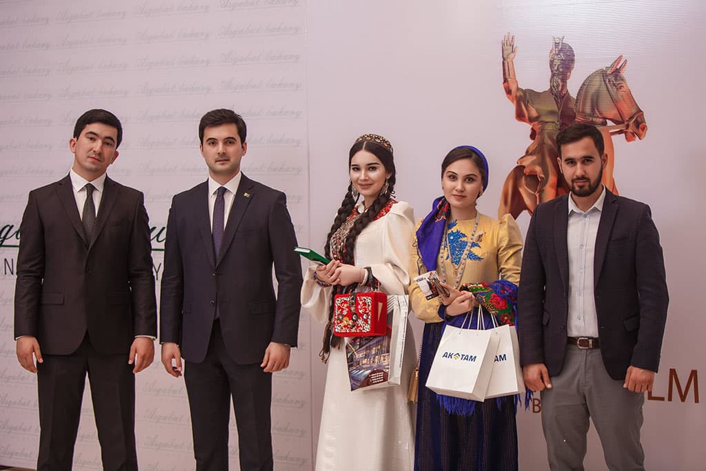 zavershen-festival-ashhabadskaya-vesna