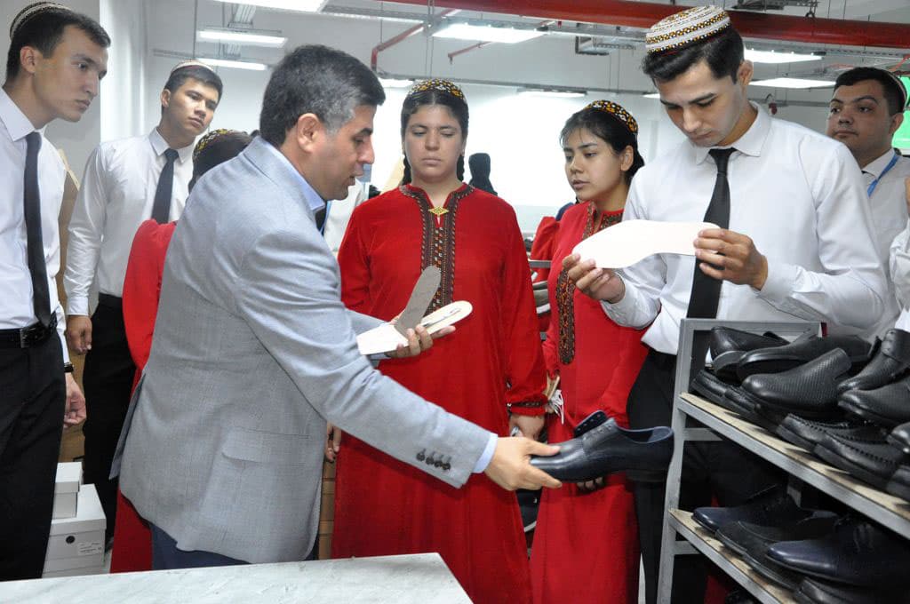 biznes-diplomatiya-dlya-budushchih-ekonomistov-mezhdunarodnikov-imo-mid-turkmenistana