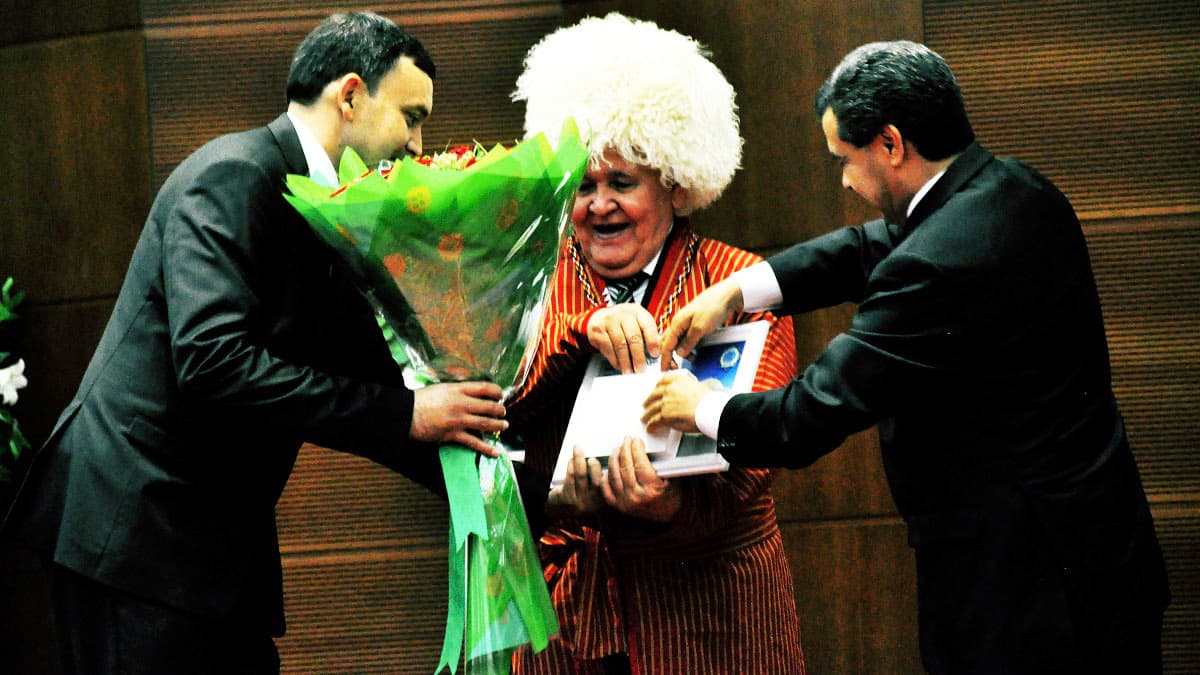 starejshego-diplomata-turkmenistana-chestvuyut-kollegi-i-ucheniki