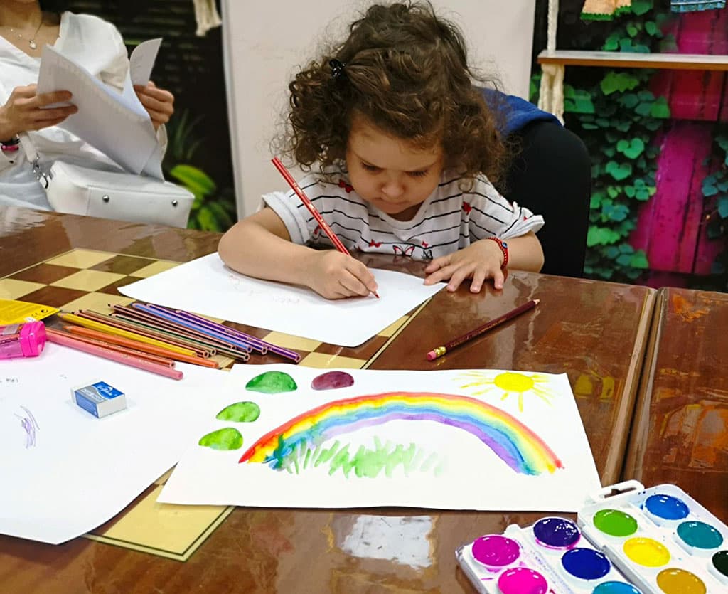 ashhabadskij-dvorec-detstva-i-yunoshestva-vedet-nabor-v-kruzhki-po-26-napravleniyam