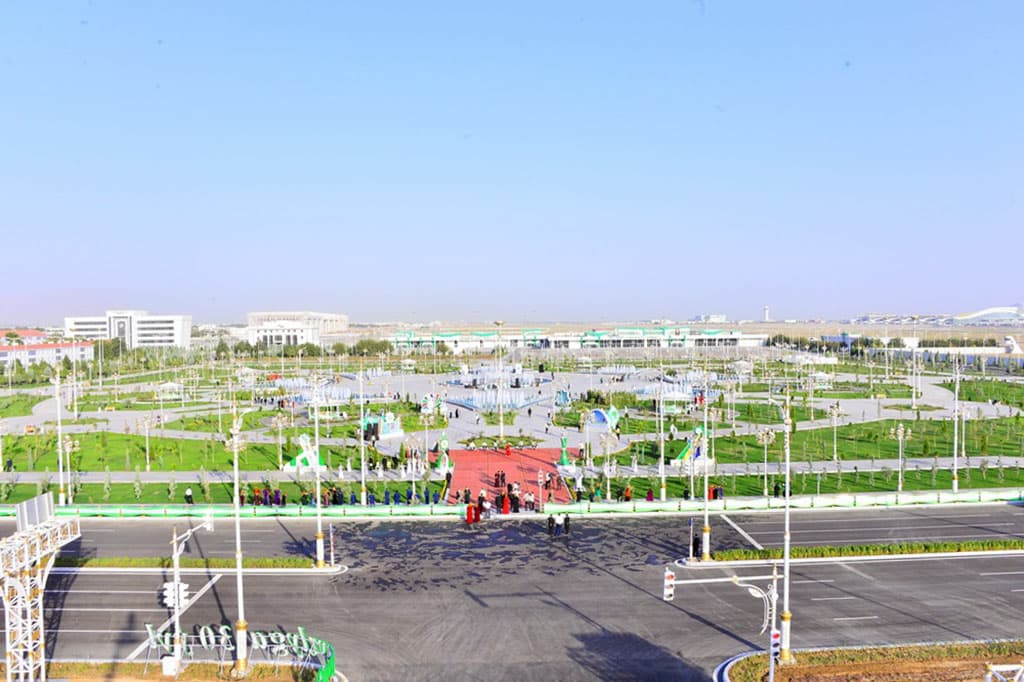 v-ashhabade-torzhestvenno-otkryli-novyj-skver-lachin