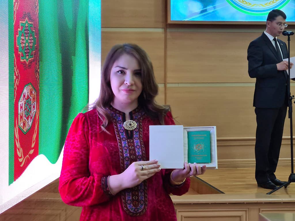 dorogie-grazhdane-turkmenistana-ili-oni-obreli-rodinu