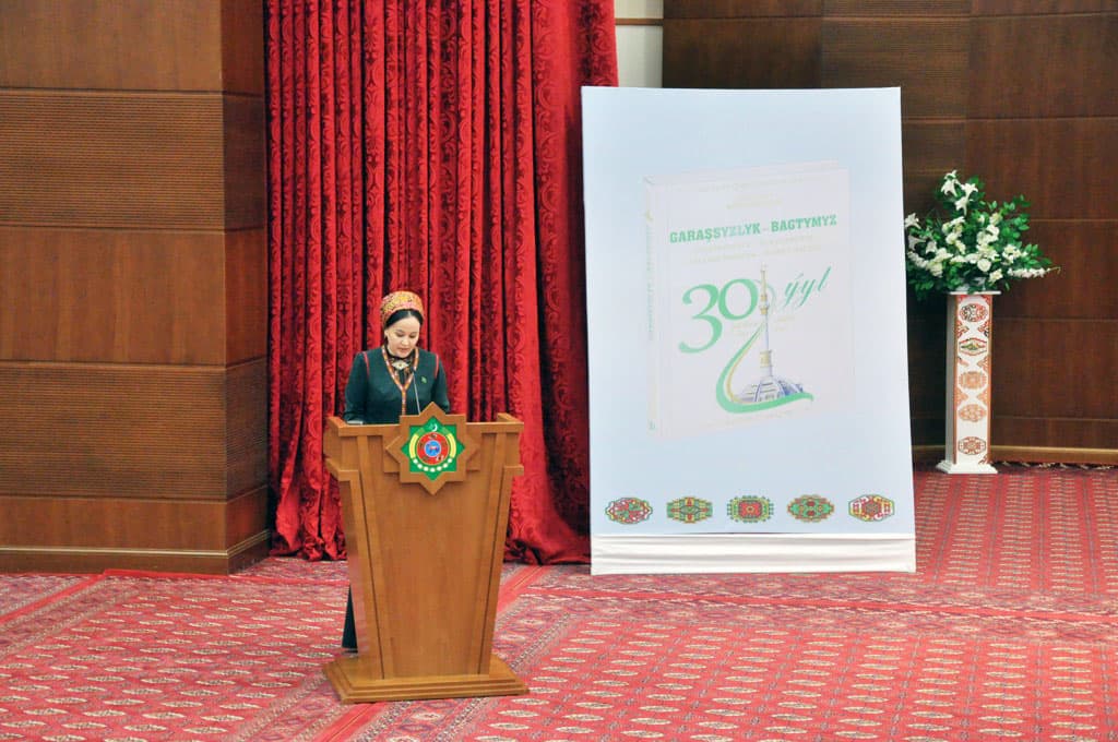sostoyalis-prezentacii-novoj-knigi-prezidenta-turkmenistana-nezavisimost-nashe-schaste