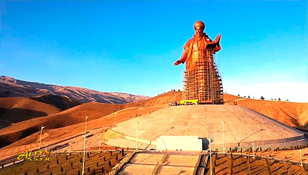 prezident-turkmenistana-osmotrel-kulturno-parkovyj-kompleks-mahtumkuli-fragi