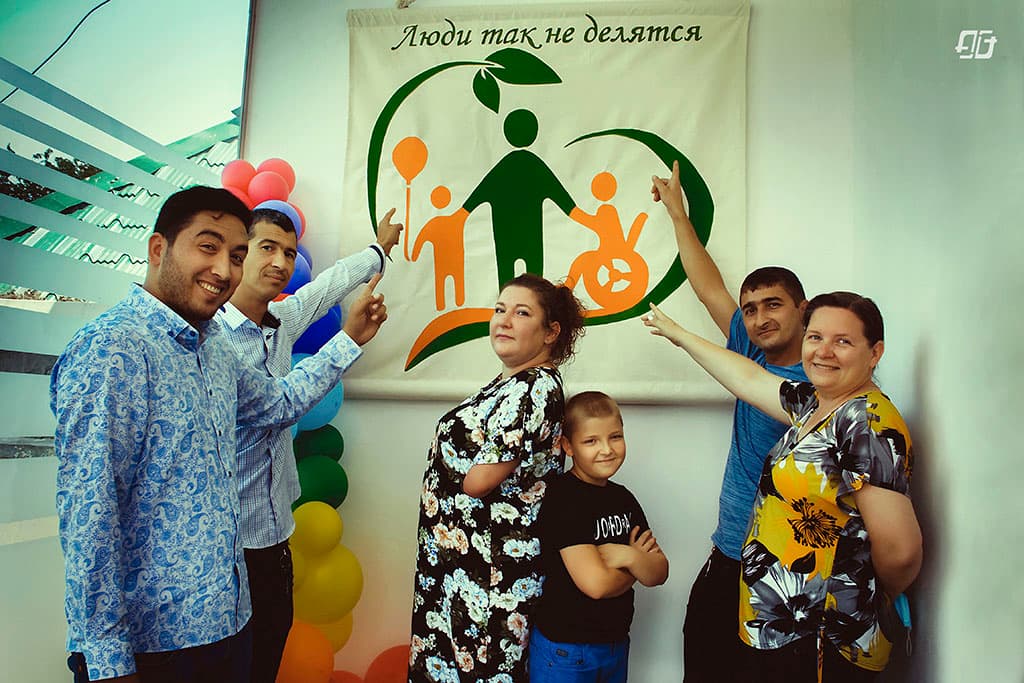 lyudi-tak-ne-delyatsya-lyudi-delyatsya-dobrom