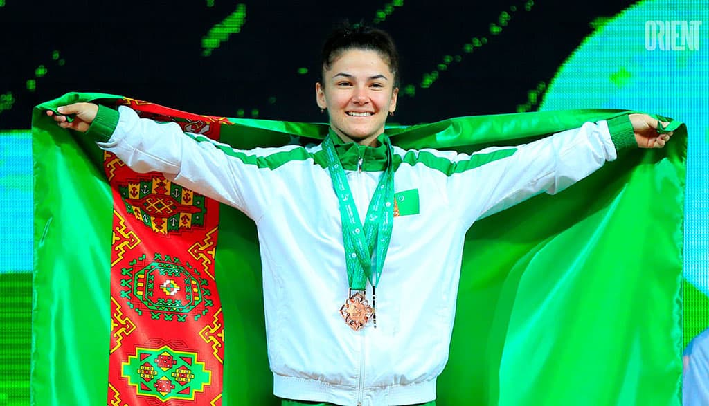 dzhumabaeva-prinesla-turkmenistanu-pervuyu-medal-chm-po-tyazheloj-atletike-v-tashkente
