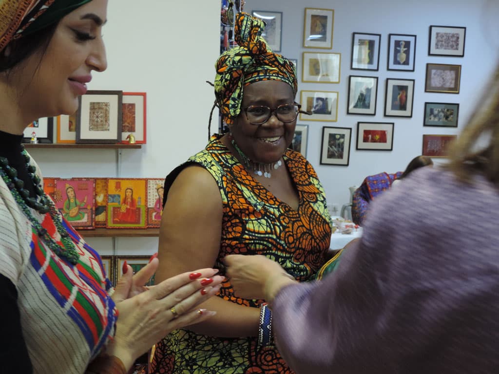 magiya-afrikanskogo-tekstilya-v-ashhabadskoj-art-studii