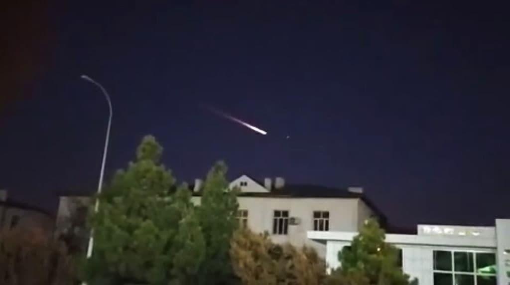 moment-sblizheniya-s-zemlej-kosmicheskih-turistov-popal-na-video-balkanabatcev