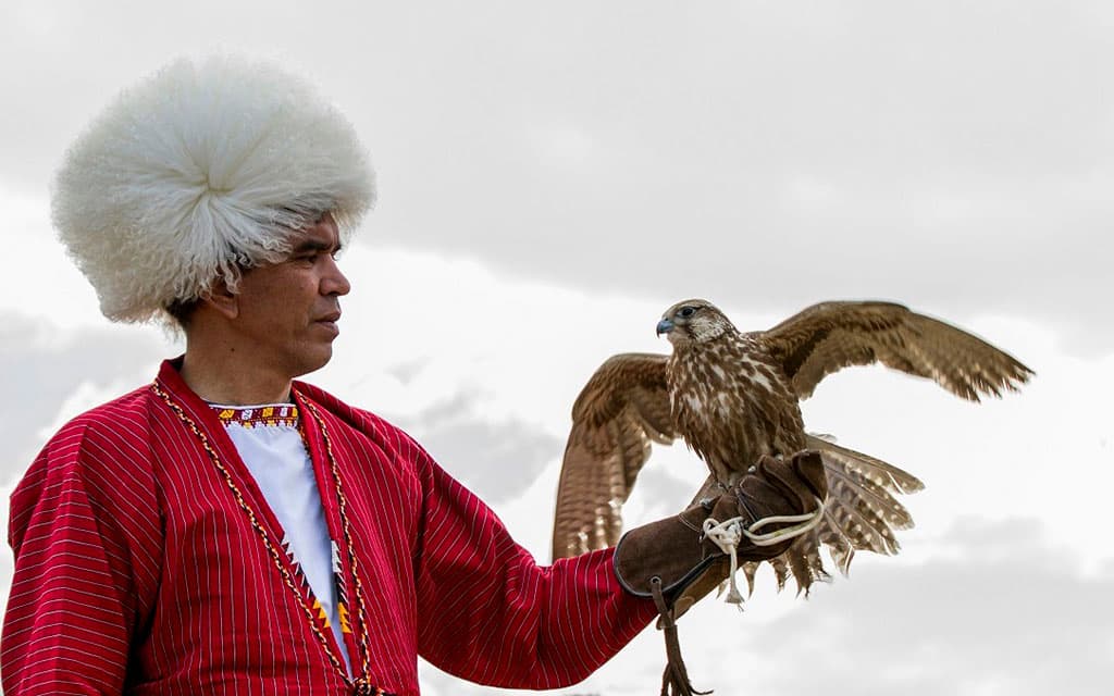 telpek-i-tahya-prekrasnye-turkmenskie-suveniry