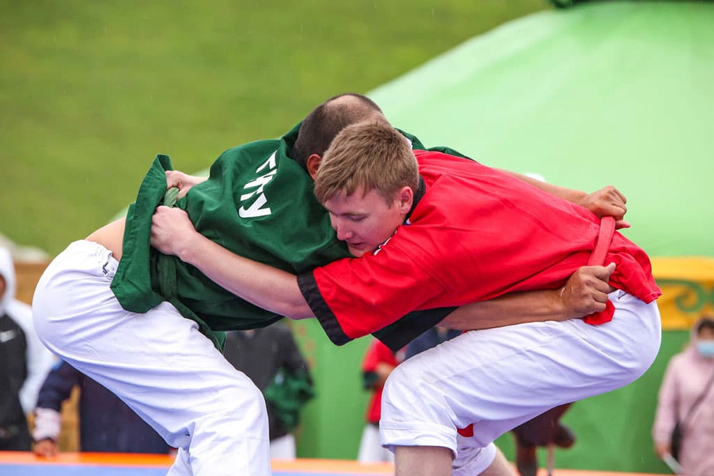 studenty-iz-turkmenistana-prizery-kubka-mira-po-borbe-na-poyasah