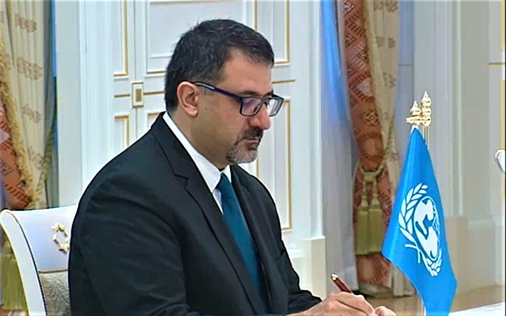 novyj-predstavitel-yunisef-v-turkmenistane-vruchil-veritelnye-gramoty-glave-gosudarstva