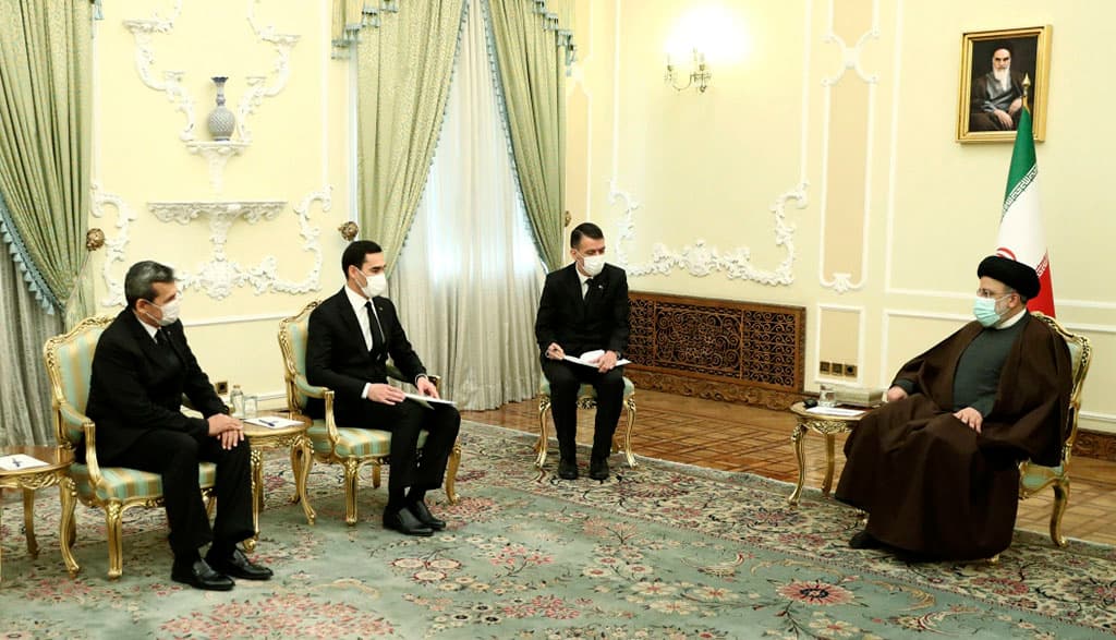chleny-pravitelstva-turkmenistana-vstretilis-s-prezidentom-irana