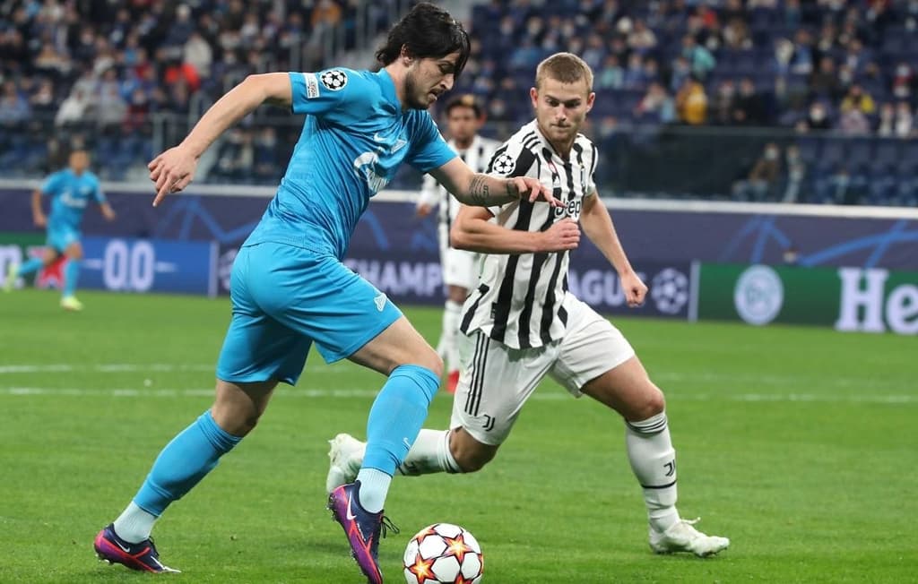 napadayushchij-sbornoj-irana-s-turkmenskimi-kornyami-azmun-mozhet-perejti-v-yuventus