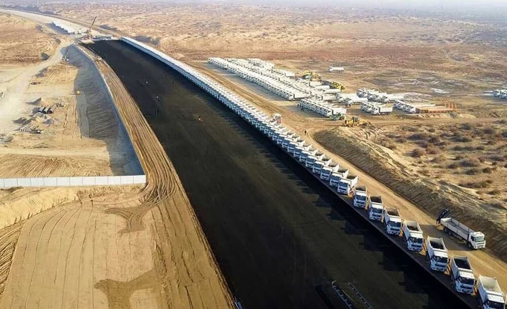 berdymuhamedovu-dolozhili-o-hode-stroitelstva-avtobana-ashhabad-turkmenabat