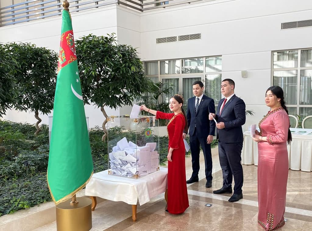 golosovanie-turkmenskih-grazhdan-v-belarusi-proshlo-na-vysokom-urovne-foto
