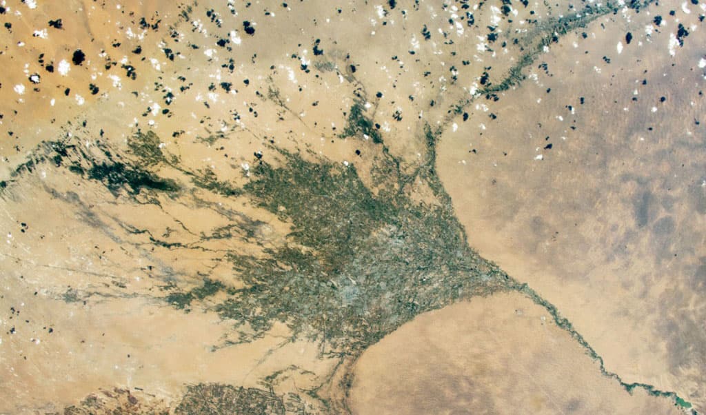 oazis-v-serdce-karakumov-kak-vyglyadyat-hlopkovye-i-pshenichnye-polya-vokrug-mary-iz-kosmosa