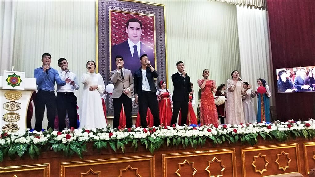 vysshaya-yazykovaya-shkola-turkmenistana-iniciirovala-vozrozhdenie-studencheskih-kvnov