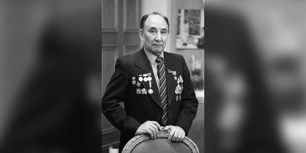 turkmenskij-hudozhnik-vstretil-den-pobedy-v-berline