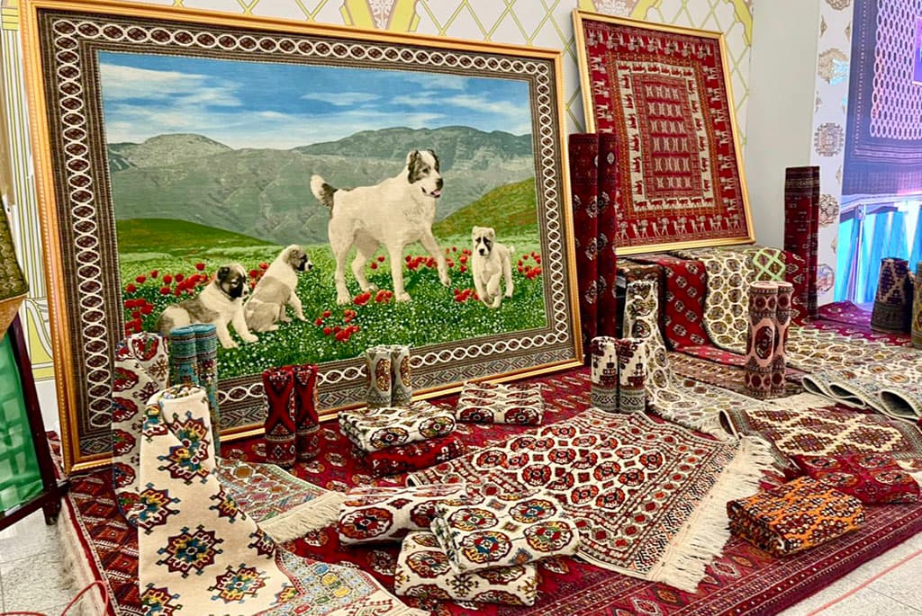 v-ashhabade-otkrylas-vystavka-dostizhenij-stran-centralnoj-azii-i-rossii