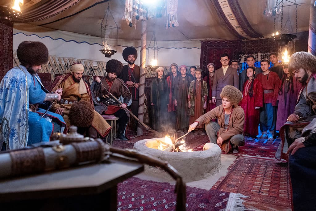 poeziya-mahtumkuli-reportazh-so-semok-filma-rowayatlar-umanynda