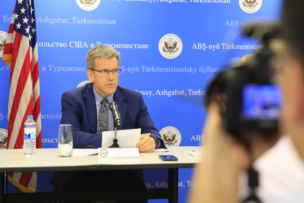 my-ne-ishchem-raznoglasij-predstavitel-gosdepa-ssha-dal-brifing-v-ashhabade
