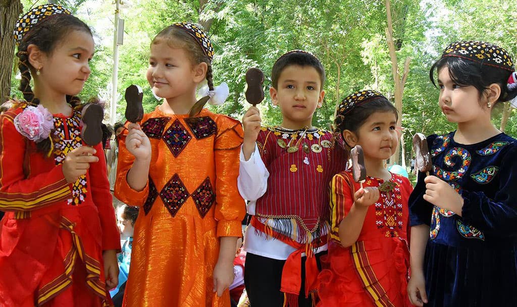 v-ashhabadskom-botanicheskom-sadu-projdet-detskij-prazdnik