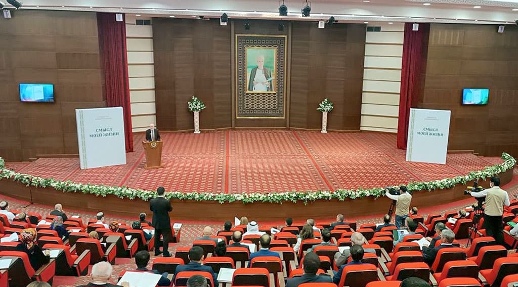 kniga-gurbanguly-berdymuhamedova-smysl-moej-zhizni-perevedena-na-russkij-yazyk