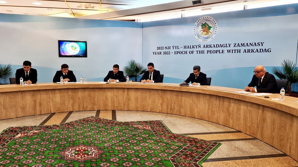 eksperty-turkmenistana-i-uzbekistana-obsudili-vyzovy-bezopasnosti-v-regione