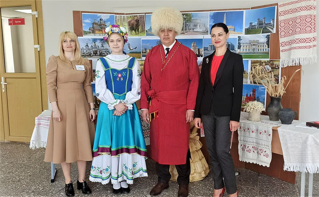 Туркменское посольство в Минске поддерживает межкультурную коммуникацию среди студентов