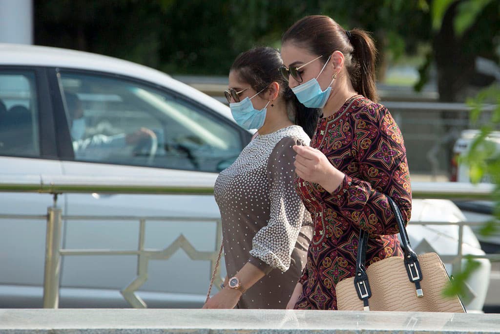 prezident-turkmenistana-poruchil-razyasnit-naseleniyu-kogda-nosit-maski-kogda-net