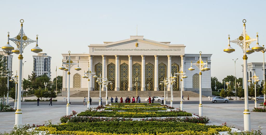 main-drama-theater-turkmenistan-received-status-academic