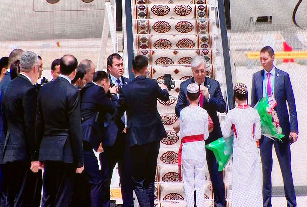 glava-kazahstana-kasym-zhomart-tokaev-pribyl-v-ashhabad-na-vi-kaspijskij-sammit