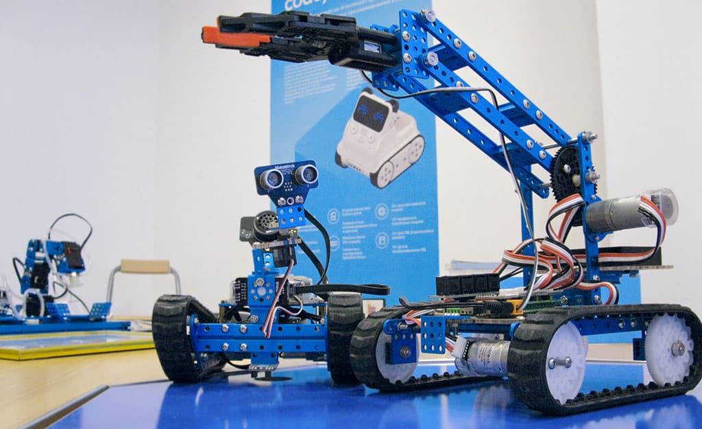 leto-vremya-priobshchat-vashego-rebenka-k-robototehnike