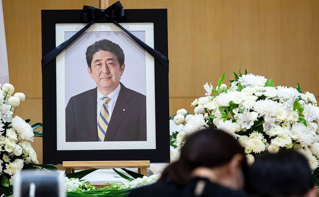 gurbanguly-berdymuhamedov-primet-uchastie-v-pohoronah-byvshego-premer-ministra-yaponii