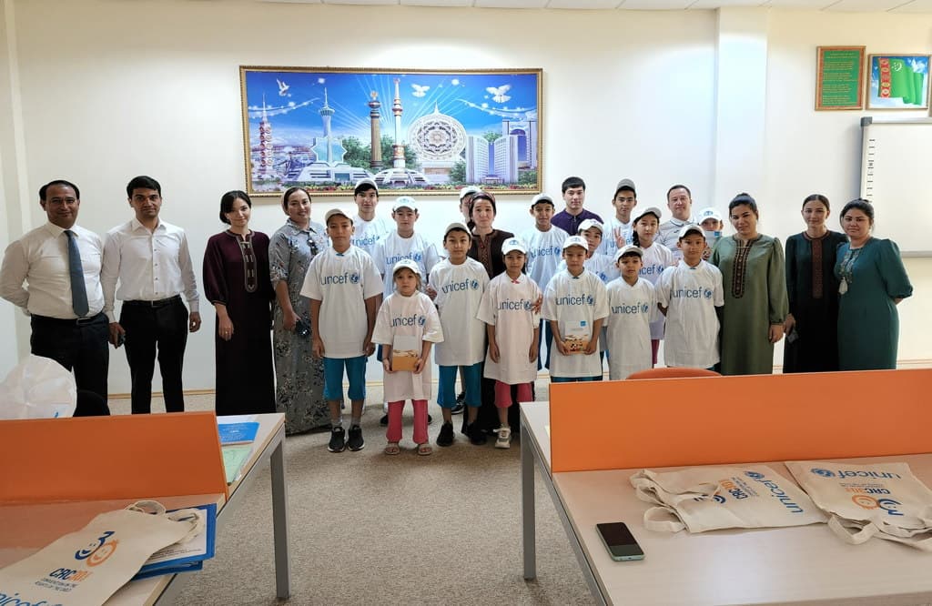 v-letnih-lageryah-turkmenistana-proshli-interaktivnye-zanyatiya-o-pravah-rebenka