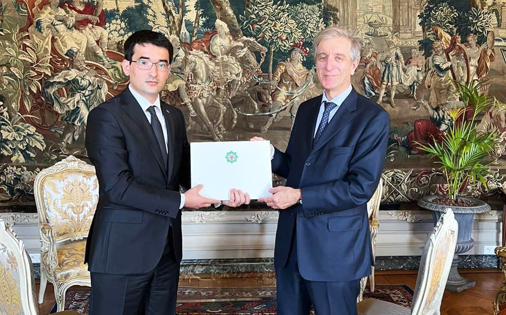 novyj-posol-turkmenistana-v-belgii-pristupil-k-ispolneniyu-obyazannostej