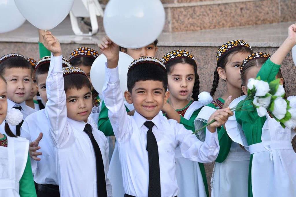 gotov-sani-letom-shkolnye-veshchi-s-avgusta