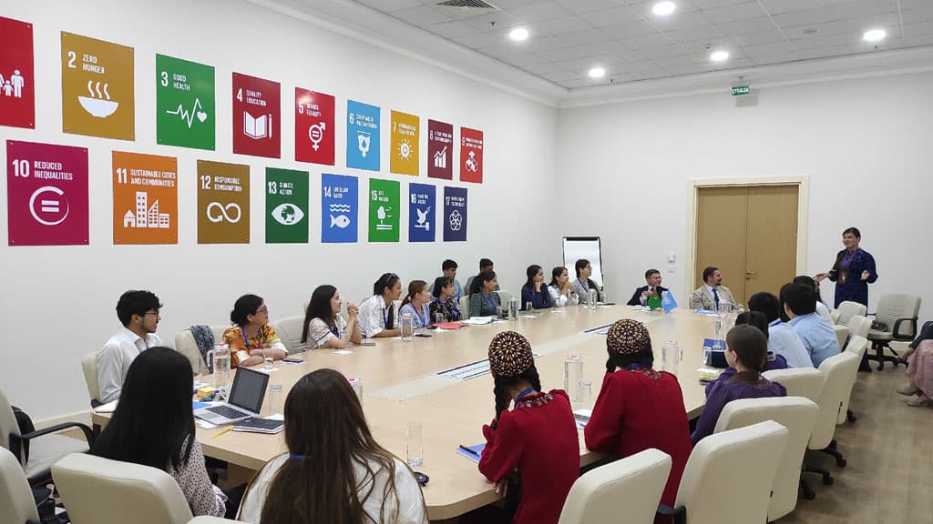 v-turkmenistane-naznacheny-novye-molodye-posly-cur