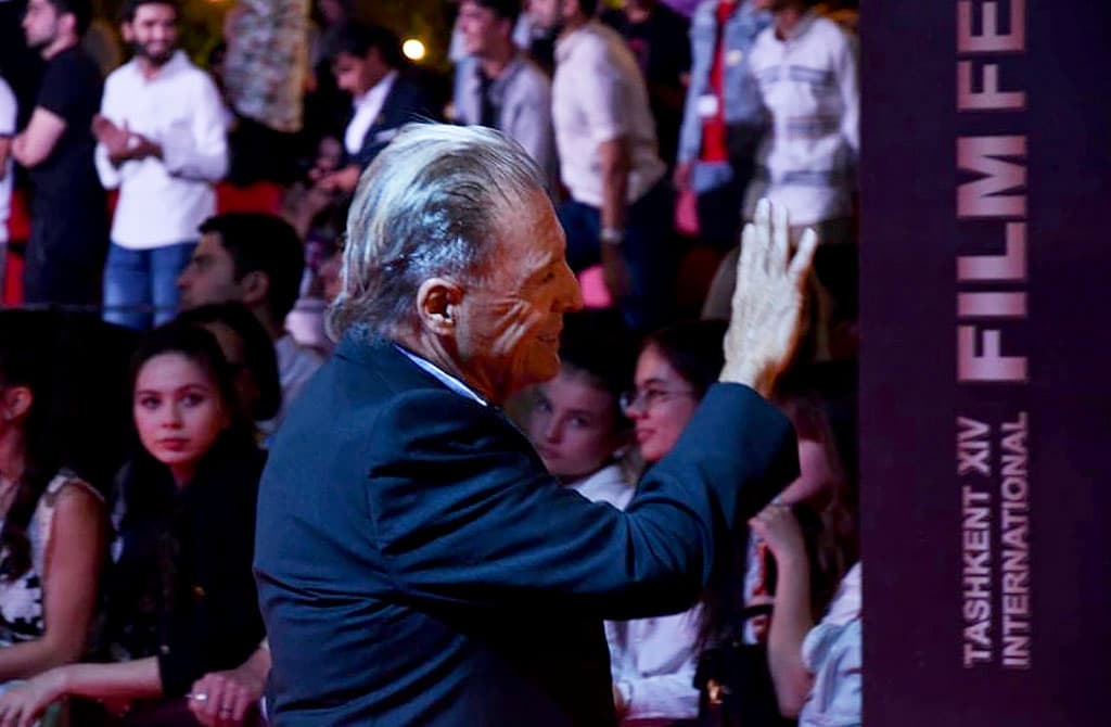 gollivudskij-akter-armand-assante-mechtayu-posetit-solnechnyj-turkmenistan