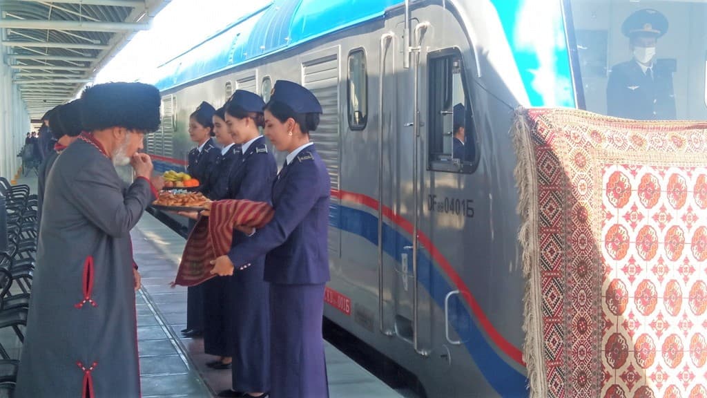 ojsc-demirellari-purchased-15-new-freight-diesel-locomotives-increased-capacity