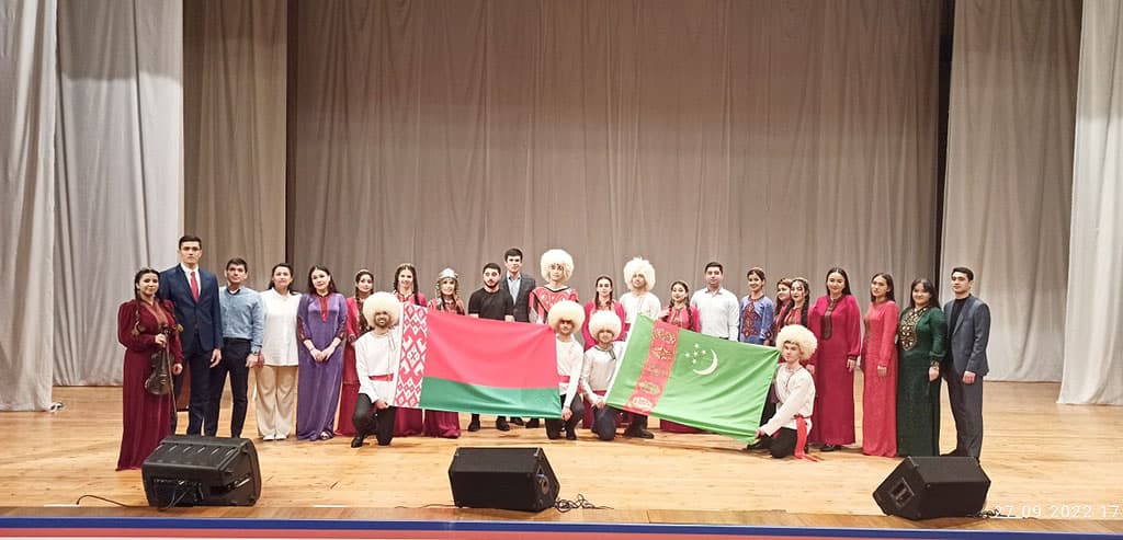 turkmenskie-studenty-v-minske-otprazdnovali-den-nezavisimosti-rodiny