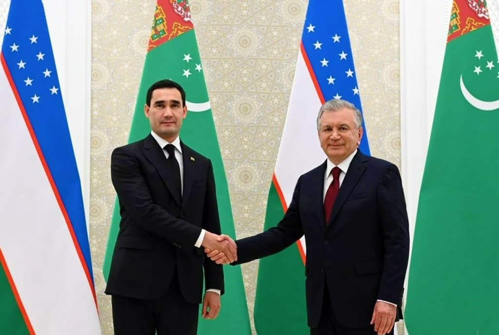 berdymuhamedov-i-mirziyoev-zapustyat-proekt-stroitelstva-centra-prigranichnoj-torgovli