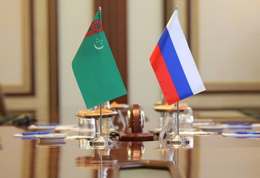 Türkmenistanyň Russiýadaky ilçisi RF-nyň DIM-niň orunbasary bilen ikitaraplaýyn gatnaşyklary ara alyp maslahatlaşdy