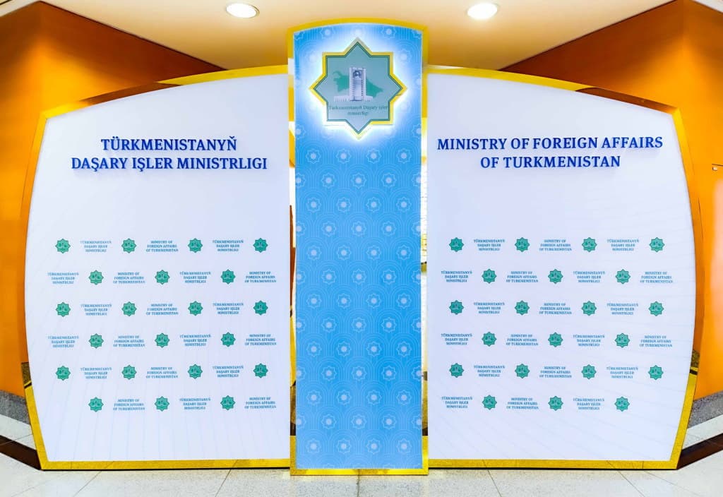 Türkmenistanyň Daşary işler ministrliginiň ýanynda ýerli we halkara habar beriş serişdelerinden metbugat topary dörediler