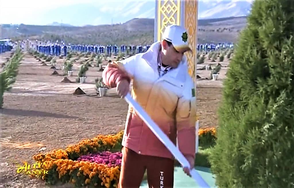 prezident-turkmenistana-prinyal-uchastie-v-massovoj-ozelenitelnoj-akcii